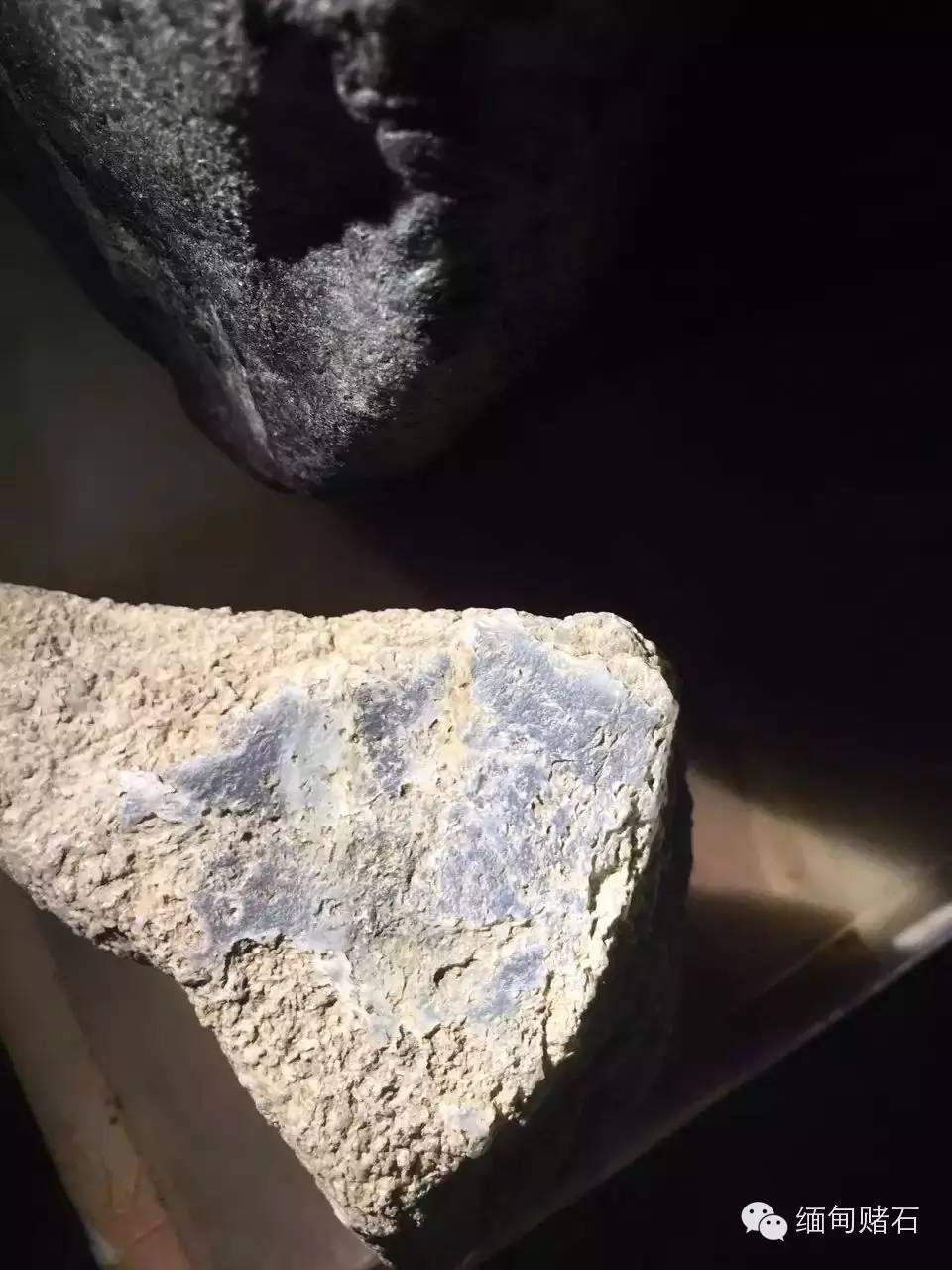 翡翠原石可能會具有剛性？要怎麽看呢？  第3张